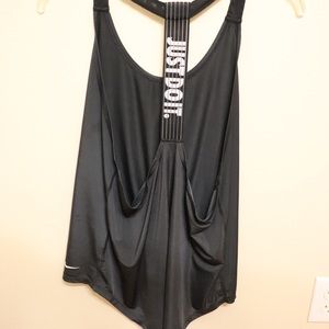 Cute work out tank gently used.